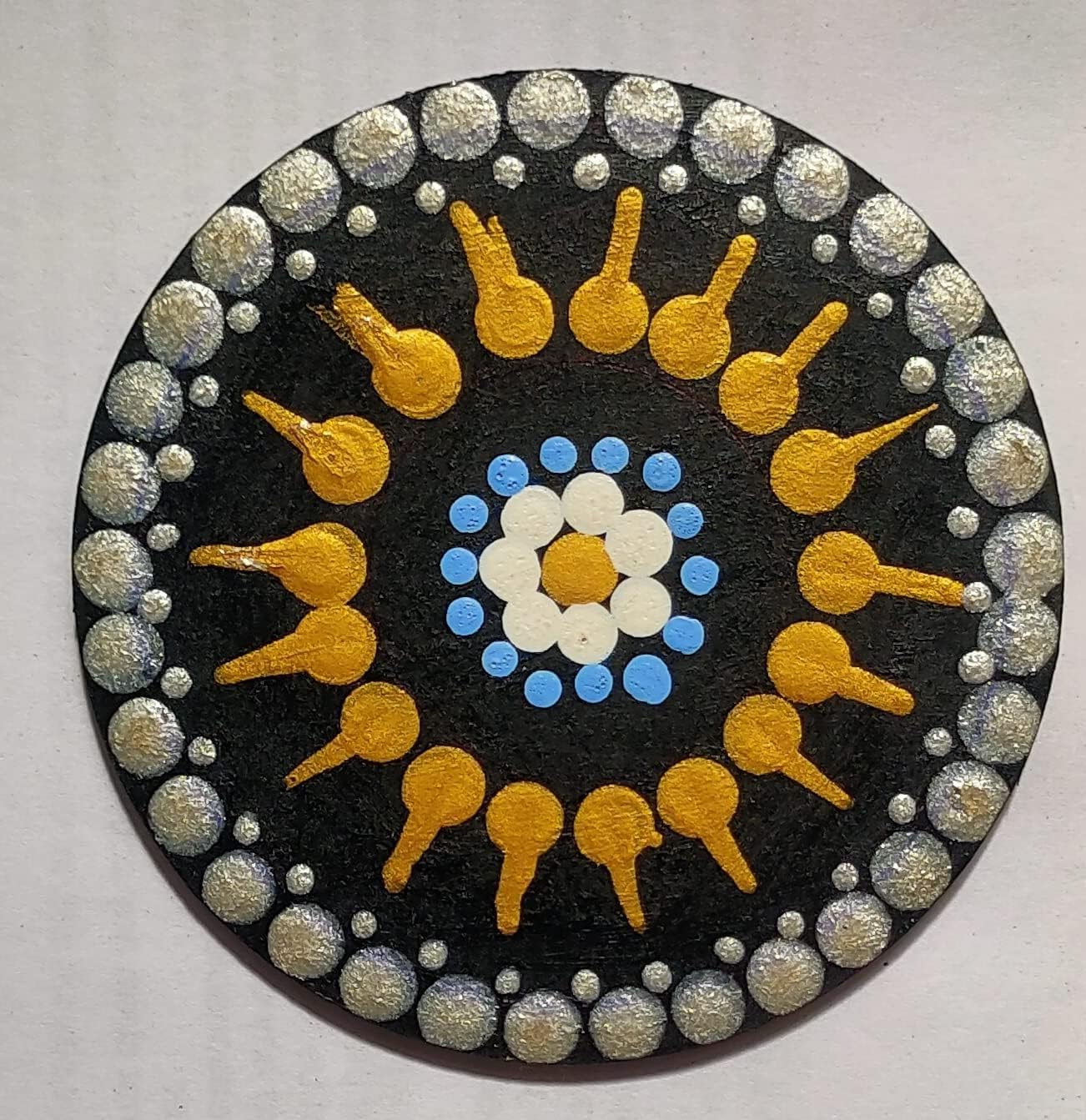 Woodiography MDF Board Craft Discs, 8 inch x 8 inch, 2.5 mm Thickness, Set of 10, Round for lippan Art Mandala Art and resinart.